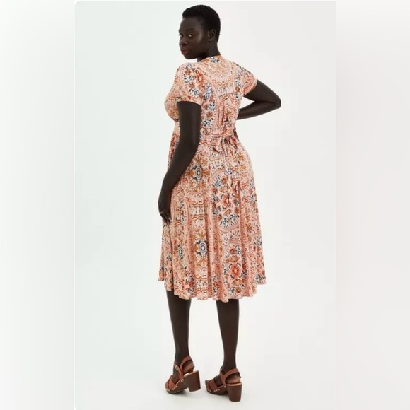 Torrid Peach Medallion Studio Knit Puff
Sleeve Skater Midi Dress -Size 3X-NWOT - Picture 2 of 14